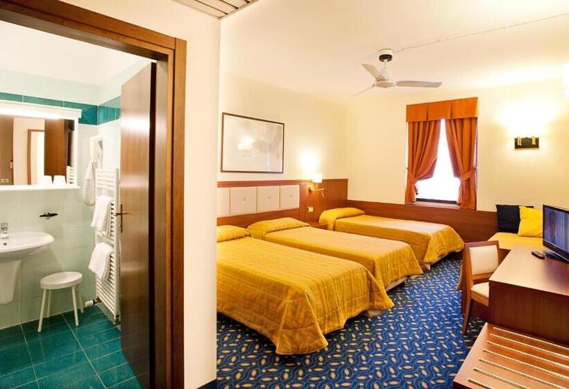 Номер Стандарт Трехместный, Lake Hotel Benaco