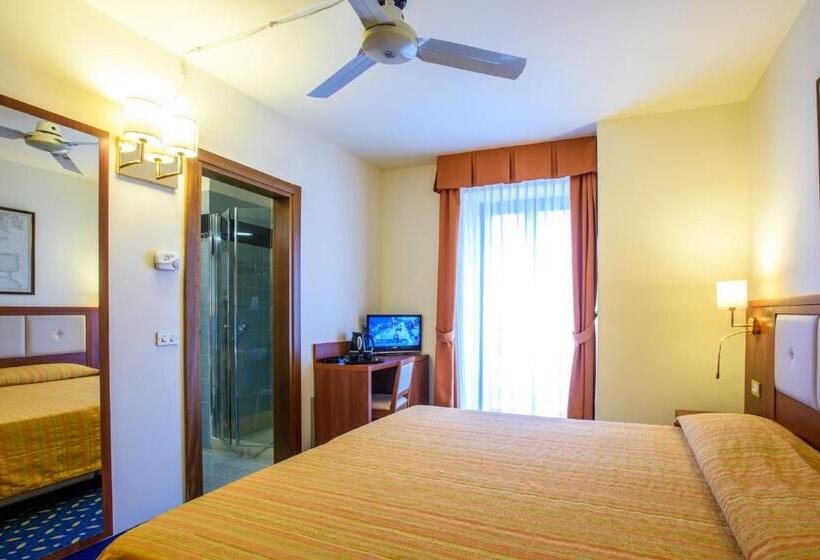 Номер Стандарт Трехместный, Lake Hotel Benaco