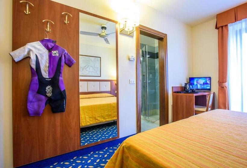 Семейный Номер, Lake Hotel Benaco