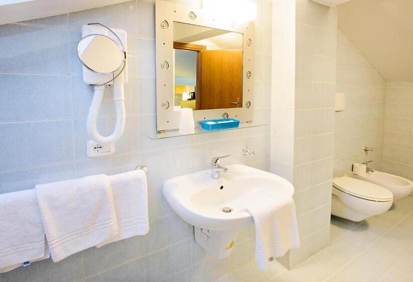 Семейный Номер, Lake Hotel Benaco