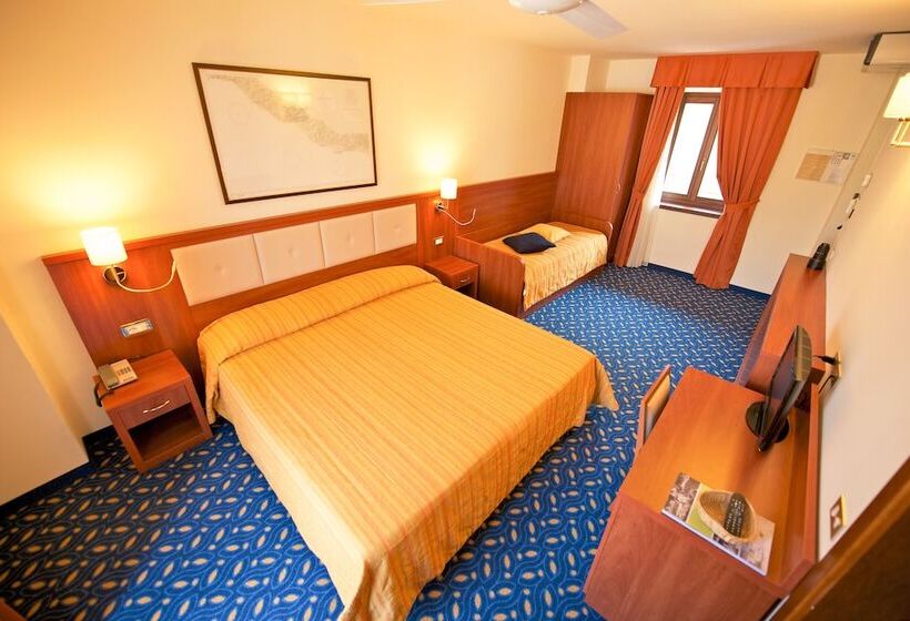 Семейный Номер, Lake Hotel Benaco