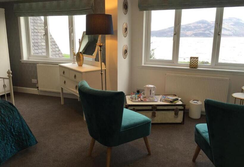 Номер Стандарт Вид на Море, Lamlash Bay