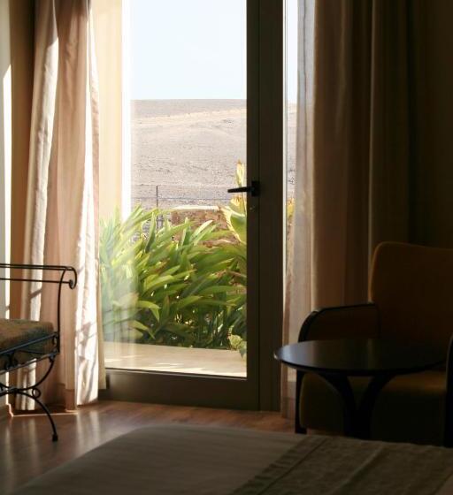 Quarto Estandar, Yehelim Boutique