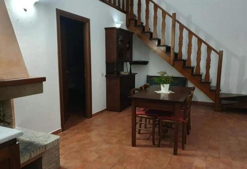 סטודיו משפחתי, Agriturismo Tognoloni