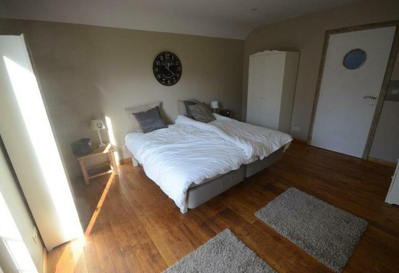패밀리 룸, B&b La Raveline
