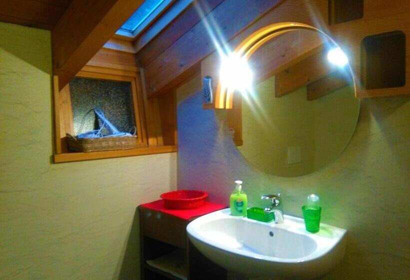 이코노미 룸, B&b Paradiso