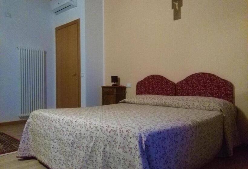 이코노미 룸, B&b Paradiso