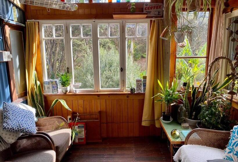 복층 룸 퀸 침대, Waiheke Island Guesthouse