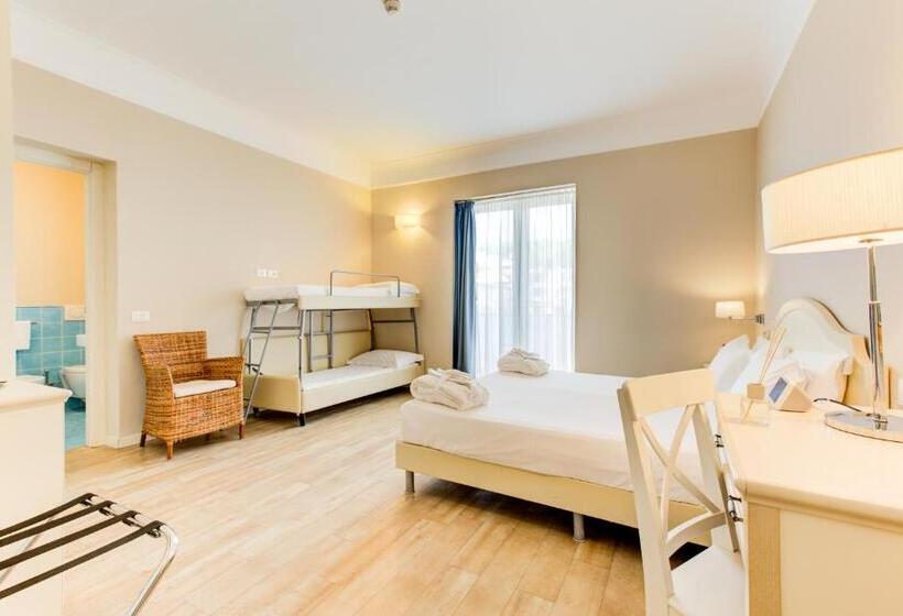 اتاق لوکس با تراس, Beyou Hotel Villa Rosa