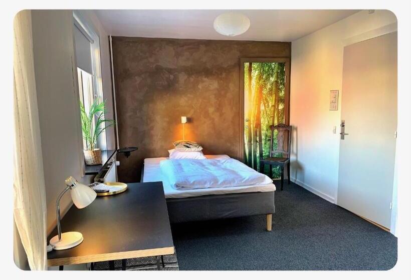 Quarto Familiar, Gammel Havn