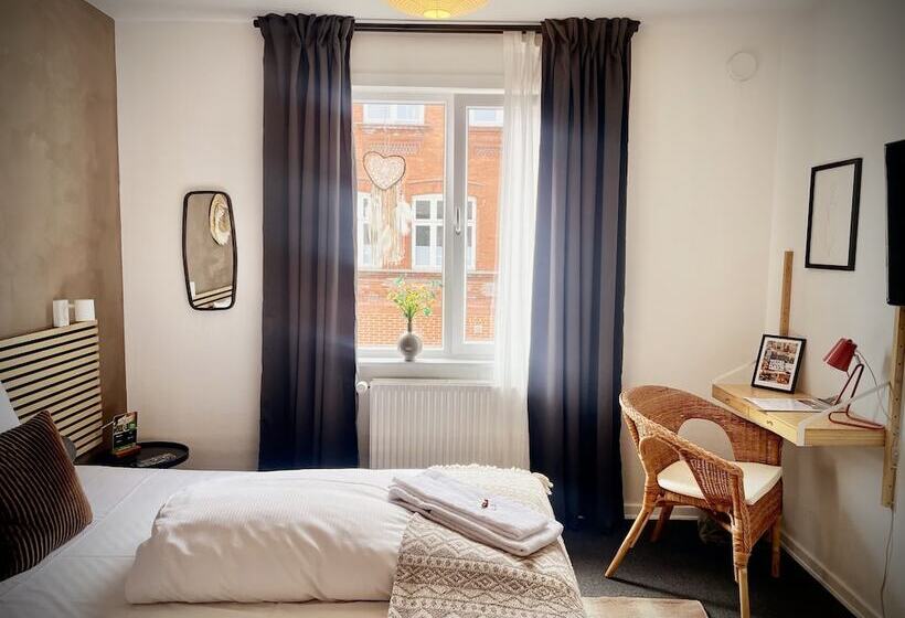 Quarto Estandar Individual, Gammel Havn