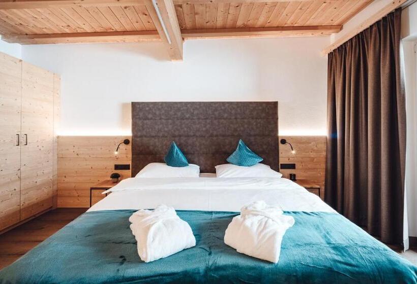 Люкс с Балконом, Das Berghotel   Plan De Gralba