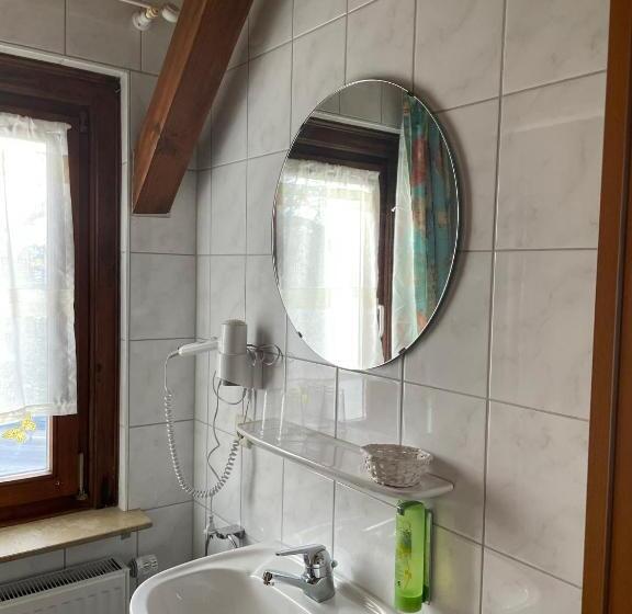 Номер Стандарт, Landgasthof Zum Seehof