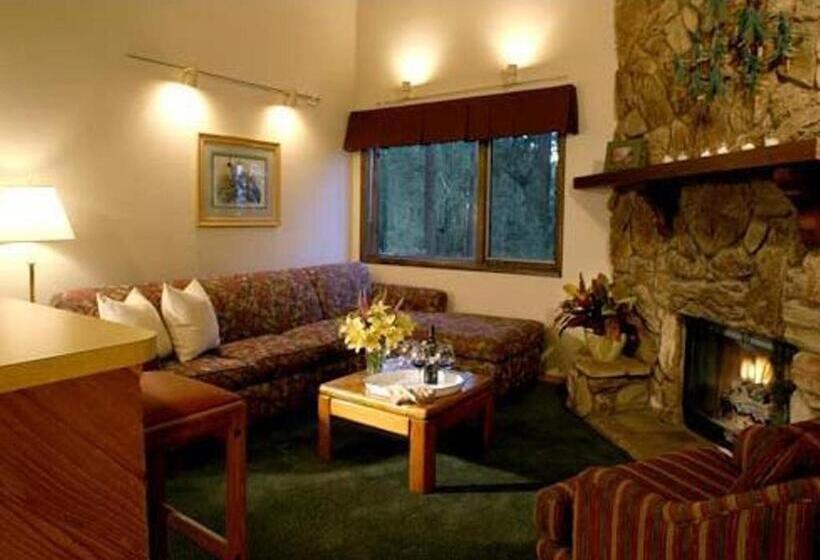 Suite, Getaways At Snow Lake Lodge