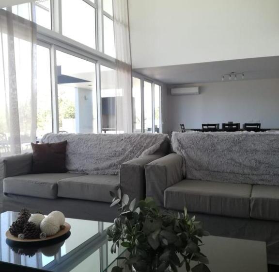 غرفة قياسية, Suites Del Champaqui