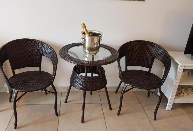 استودیو استاندارد با تخت کینگ, Catona House