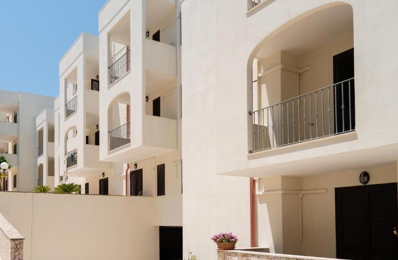 آپارتمان 1 خوابه با بالکن, Catona House