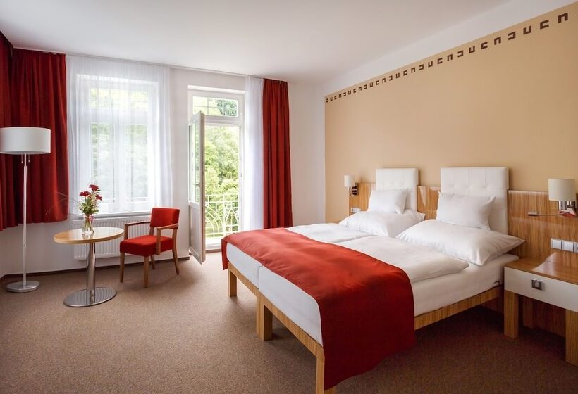 Suite, Astoria