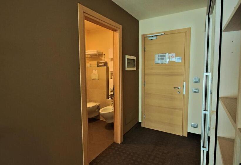 اتاق استاندارد سه نفره, Le Blanc Hotel & Spa