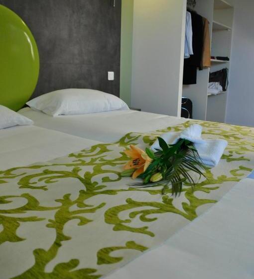 Четырехместный Номер Стандарт, The Originals City, Hôtel Alexia, La Souterraine