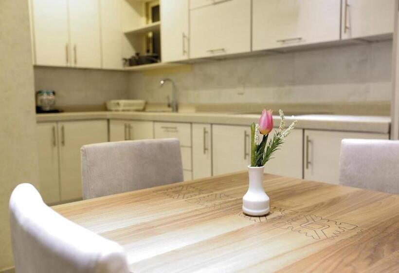 سوییت, Four Seasons Suites