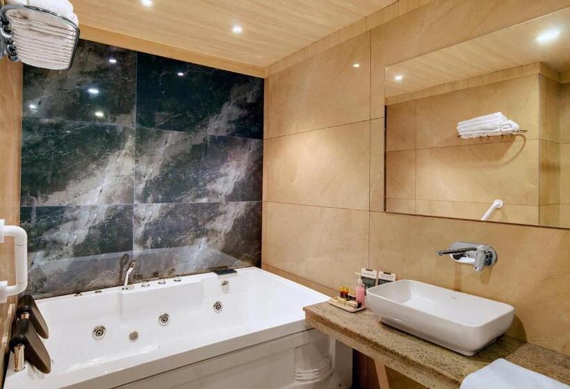 프레지덴셜 스위트, The Orchard Greens Resort   A Centrally Heated Property