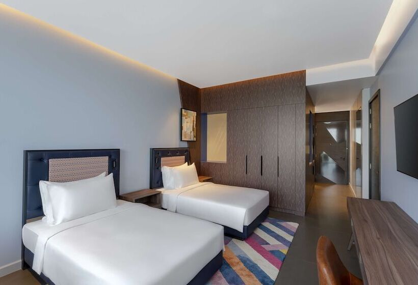 Номер Стандарт Вид на Море с Балконом, Hyatt Centric Jumeirah Dubai