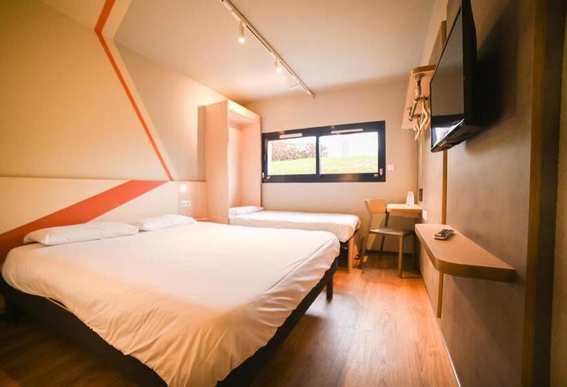 Трехместный Номер Стандарт с Двухъярусными Кроватями, Ibis Budget Site Du Futuroscope