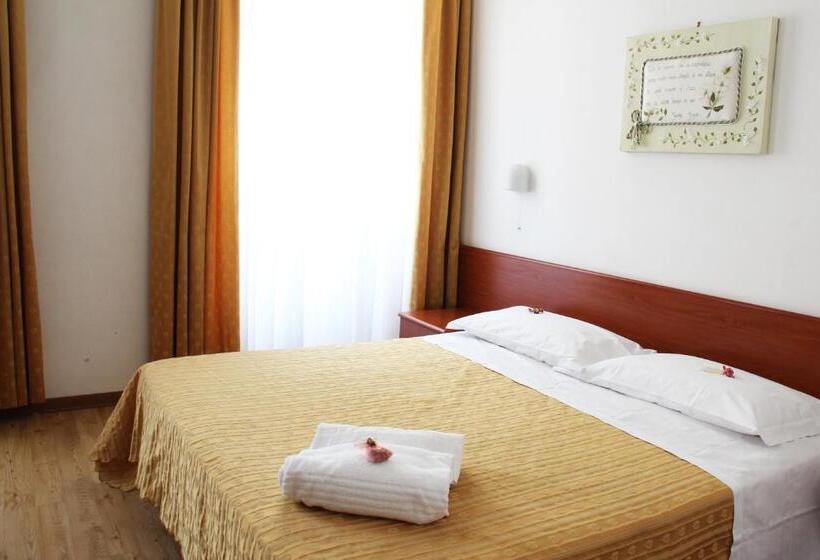 اتاق استاندارد, Albergo Al Viale