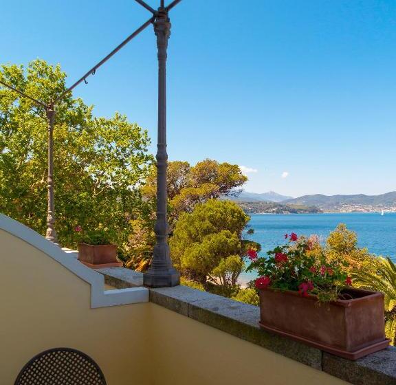 اتاق لوکس با چشم‌انداز دریا, Villa Ottone