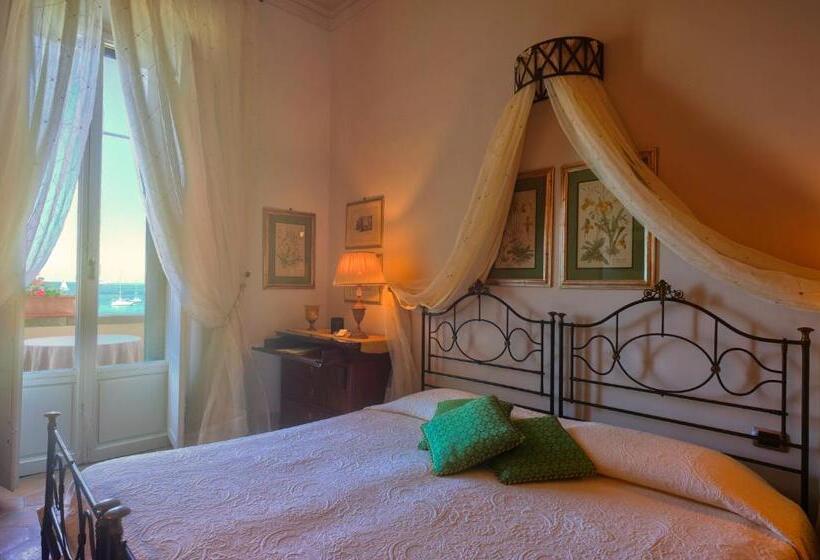 اتاق لوکس با چشم‌انداز دریا, Villa Ottone