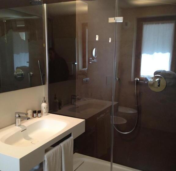 اتاق لوکس, Chalet Eden Eco Hotel, Restaurant & Wellness
