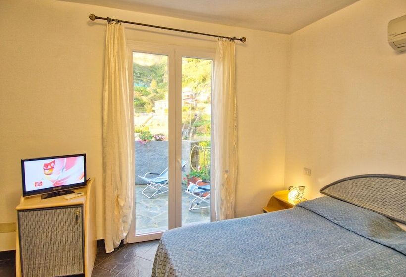 Номер Стандарт с Террасой, Cinqueterre Residence