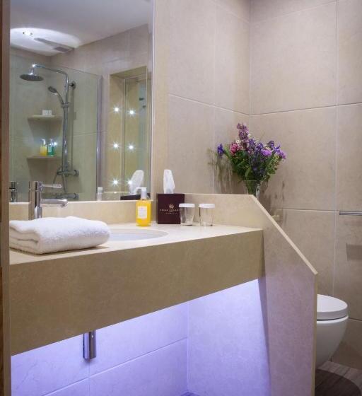 スタンダードルーム, Four Seasons Hotel & Leisure Club