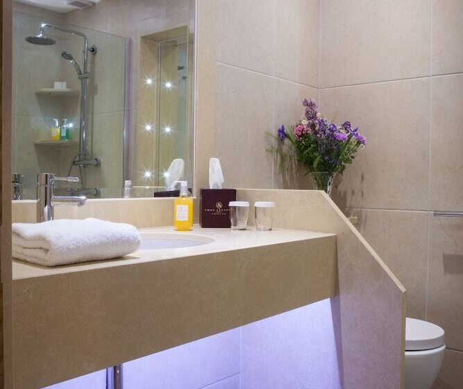 Номер Стандарт, Four Seasons Hotel & Leisure Club