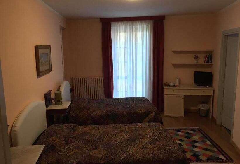 اتاق استاندارد, Castelbourg