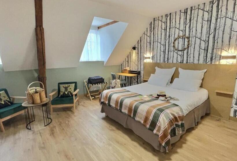 غرفة قياسية ثلاثية, Logis Hôtel Du Cygne