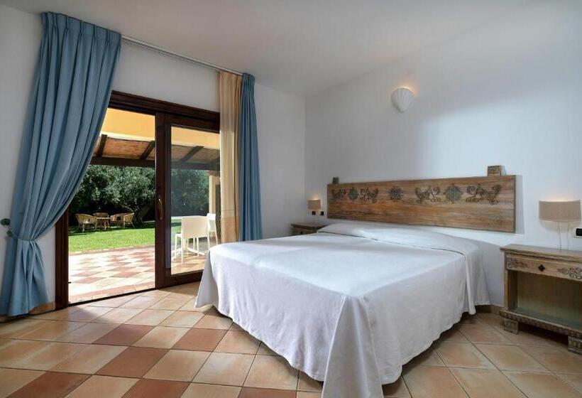 Monolocale Superiore, Porto Giunco Residence