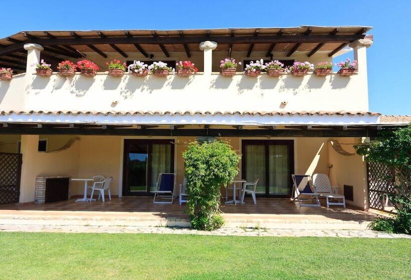 Monolocale Superiore, Porto Giunco Residence