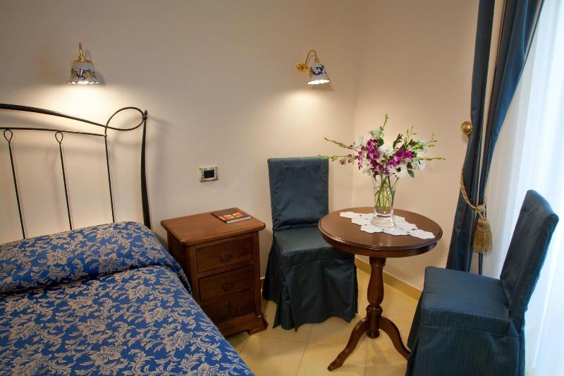 コンフォートルーム, Albergo L Antico Convitto