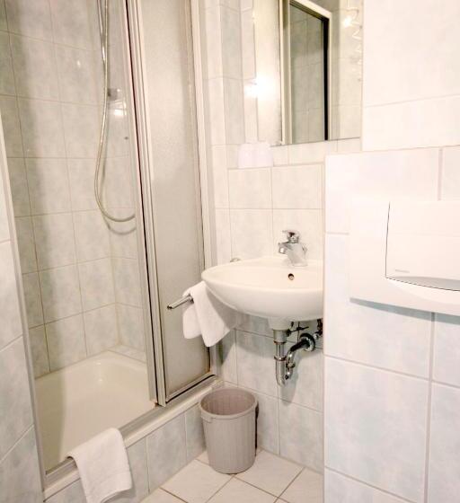 Номер Стандарт Трехместный, Classic Inn
