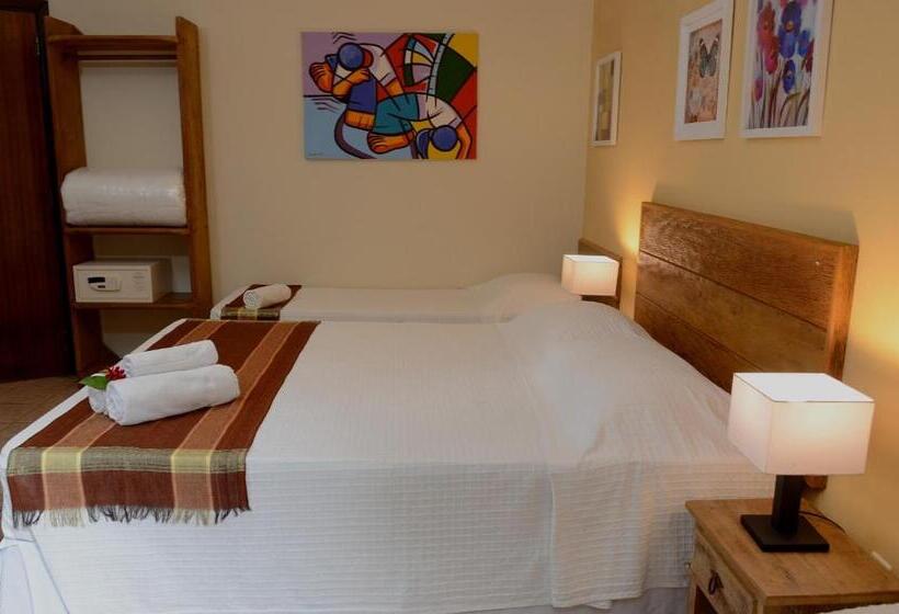 Quarto Triplo Estandar, Pousada Moryba