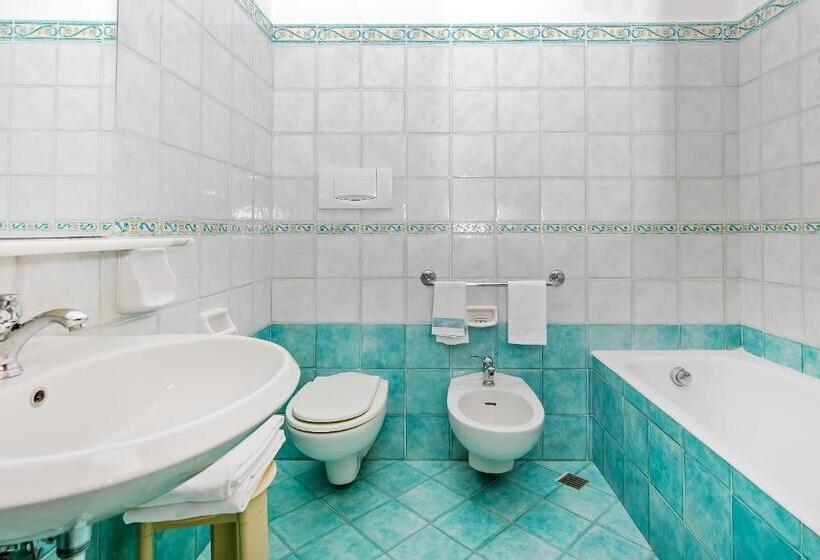 اتاق استاندارد با چشمانداز دریا, Pupetto