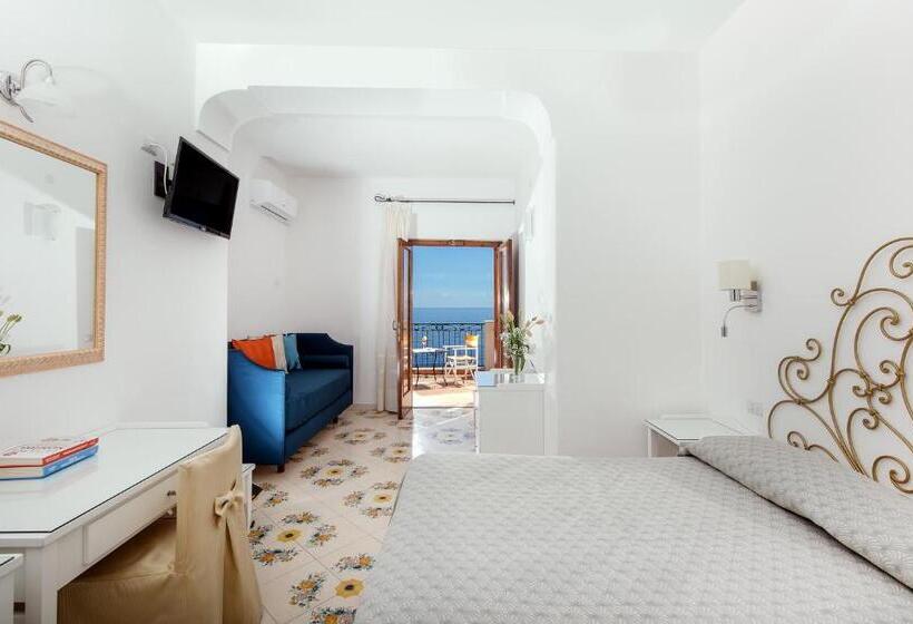 Standard Triple Room with Terrace, Pupetto