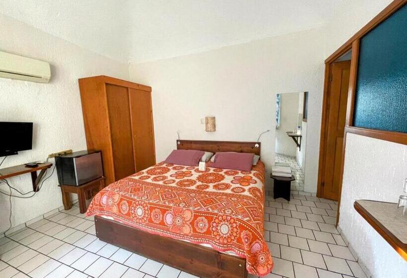 اتاق استاندارد با تخت بزرگ, Allende