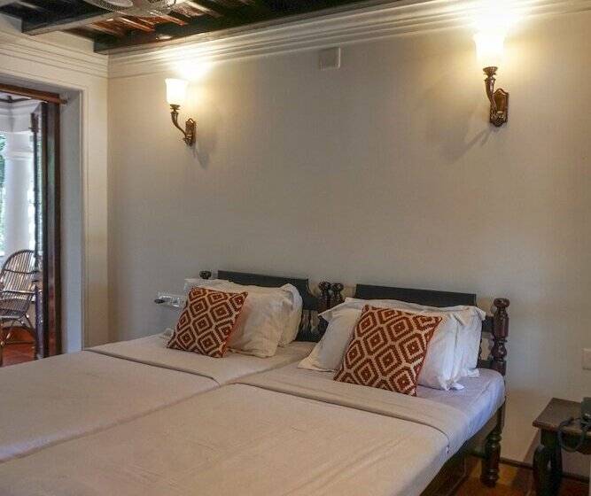 带阳台的豪华间, Kumarakom Tharavadu   A Heritage Hotel, Kumarakom