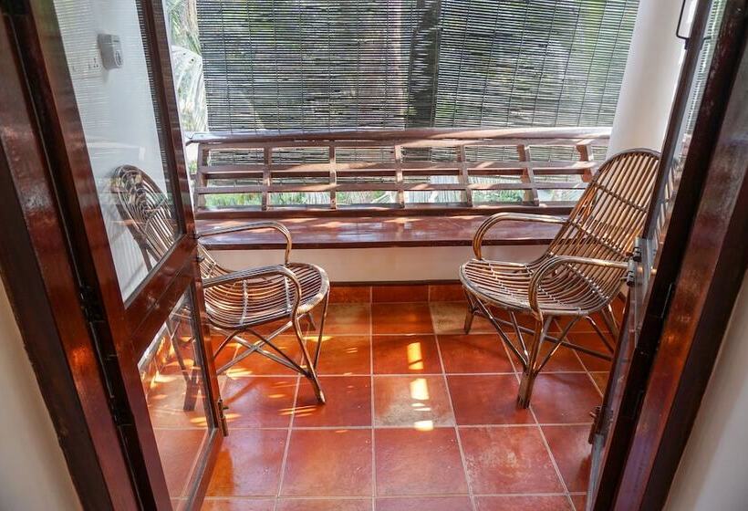 Quarto Deluxe com Sacada, Kumarakom Tharavadu   A Heritage Hotel, Kumarakom