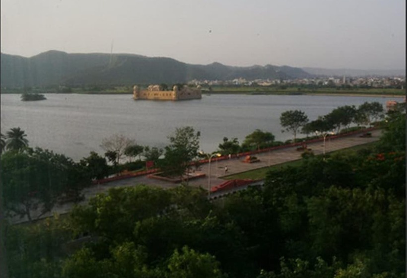 اتاق کلاب, Regenta Central Jal Mahal, Jaipur