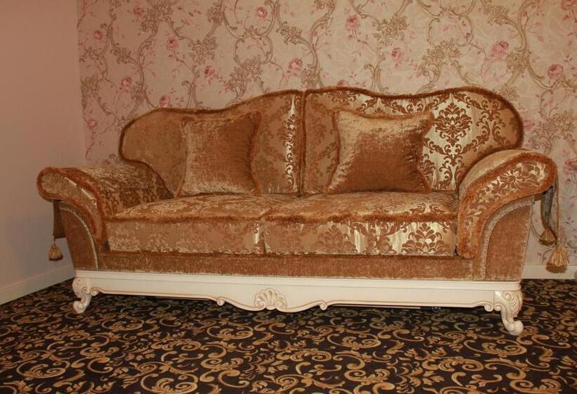 سوییت لوکس, Orient Braila