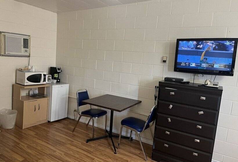 Номер Стандарт 2 Двуспальные Кровати, West Castle Motel